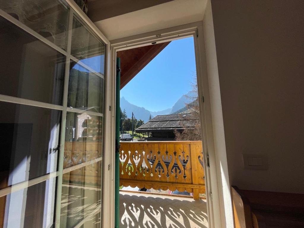 Casa Cesarina By Ama Val Di Fassa Lejlighed Canazei Eksteriør billede
